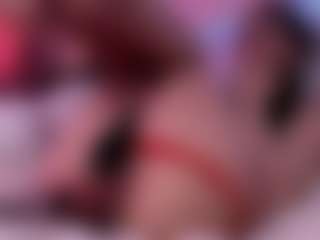 Live cam show with Vivi - Living Room on xxxlivecams.org