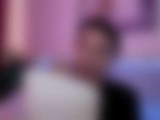 Live cam show with Vivi - Petite Teen (18+) on CamClone