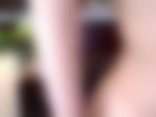 Live cam show with Tinny18 - Candy on friskycurves.com