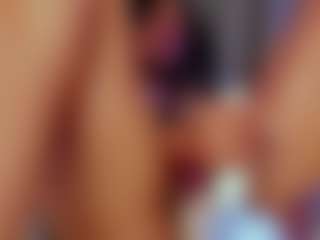 Live cam show with Xia Phoenix - Curvy Teen (18+) on Milfs Live
