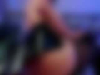 Live cam show with Xia Phoenix - Latina Toys on Mixed Magazine Live | colombia