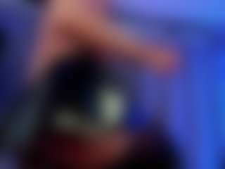 Live cam show with Xia Phoenix - HD Curvy on livesuperchat.net