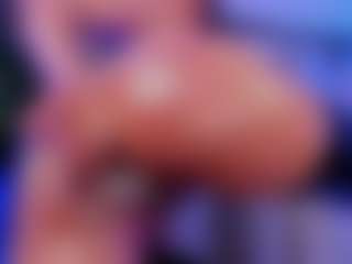 Live cam show with Xia Phoenix - Anal Curvy on Camming Site