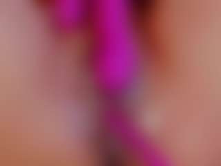 Live cam show with Xia Phoenix - Squirt Curvy on Big Tits