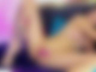 Live cam show with crystal-brubano - Horney on Camversity