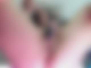 Live cam show with crystal-brubano - Oil on Camsoda
