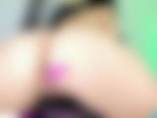 Live cam show with crystal-brubano - Oil on Camsoda