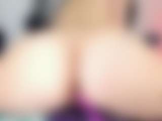 Live cam show with crystal-brubano - Blowjob on friskycurves.com