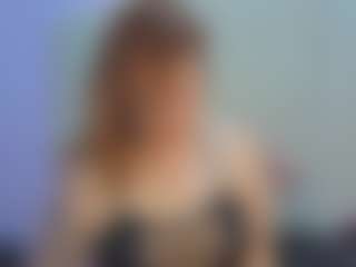 Live cam show with Grettel-ramirez - Smoking on chickslive.net