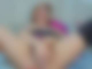 Live cam show with Grettel-ramirez - Smoking on nudelive.tv