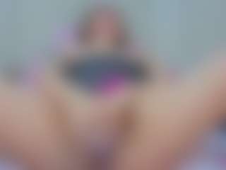 Live cam show with Grettel-ramirez - Smoking on Soda Cam