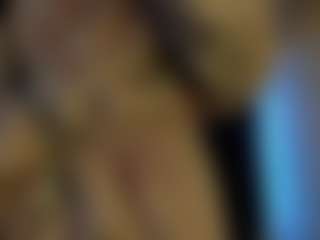 Live cam show with MYOMINIX - Fingers on Camming Site