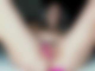 Alesys69 MILF webcam performer live streaming