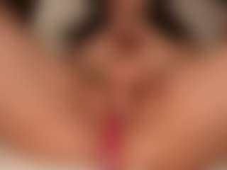 AlyonaqueenX's Live Sex Cam Show