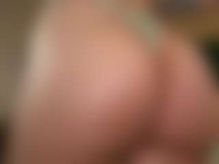 Live cam show with AlyonaqueenX - Average on Cam Slut