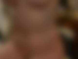 Live cam show with AlyonaqueenX - Glasses on PervPlay.com