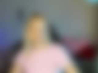 Live cam show with RouseReedd - Living Room on fapnchat