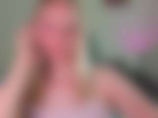 Live cam show with RouseReedd - Living Room on Soda Cam