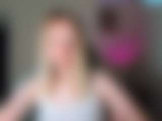 Live cam show with RouseReedd - Living Room on SquirtSoMuch