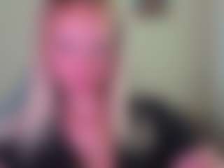 Live cam show with RouseReedd - Living Room on TeamSkeetLive