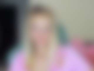 Live cam show with RouseReedd - Living Room on Mixed Magazine Live