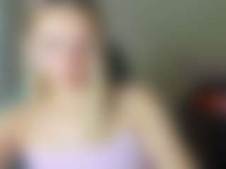 Live cam show with RouseReedd - Living Room on Hubzter Live