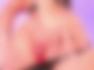 Live cam show with SofiiSweet - Strip on AdultVida.com