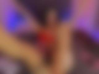 Live cam show with CassieEvanss - Living Room on chickslive.net