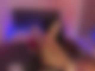 Live cam show with CassieEvanss - Normal on studioflirtlive.com