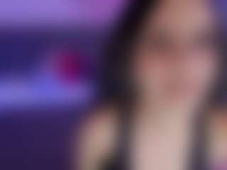 Live cam show with CassieEvanss - Living Room on Camsoda