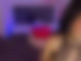 Live cam show with CassieEvanss - Bedroom on livesexfox.com