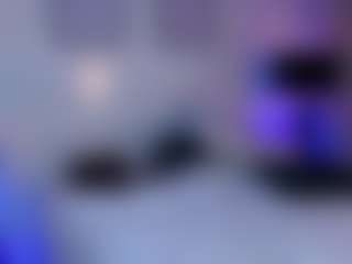 Live cam show with Ashley-Bruce - Shaved Pussy Curvy on Latina Girls