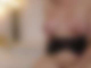 Live cam show with madie-eternity - Living Room on AdultVida.com