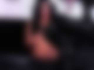 Live cam show with RobertaGutierrez - Black Hair on Cam Slut