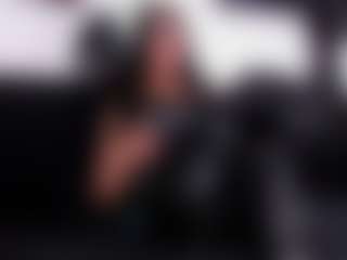 Live cam show with RobertaGutierrez - Average on Milfs Live