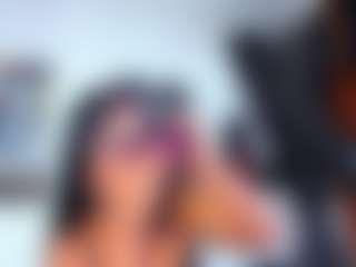 Live cam show with RobertaGutierrez - HD on Camsoda