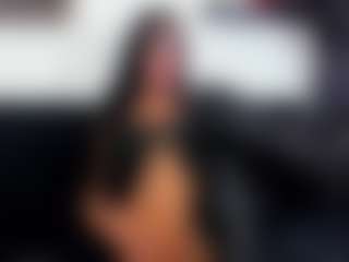 Live cam show with RobertaGutierrez - Smoking on Camsoda