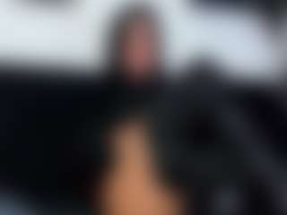 Live cam show with RobertaGutierrez - Smoking on xfollow cams