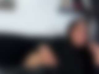 Live cam show with RobertaGutierrez - Drinking on Ass Tok
