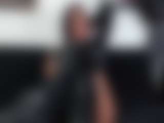 Live cam show with RobertaGutierrez - Smoking on alttransgirls