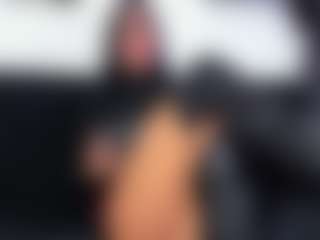 Live cam show with RobertaGutierrez - Nipple Piercings on Milf Play