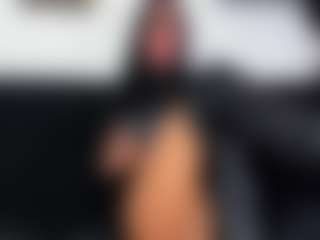 Live cam show with RobertaGutierrez - Smoking on milfzrlive.com