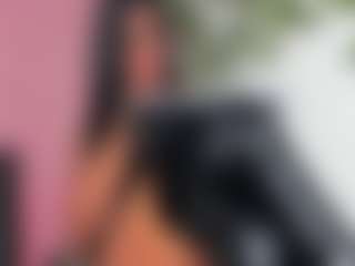 Live cam show with RobertaGutierrez - Black Hair on Dolls Live