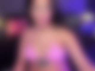 Live cam show with SaraaMills - Average on Camsoda