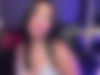 Live cam show with SaraaMills - Handjob on SpunkLive