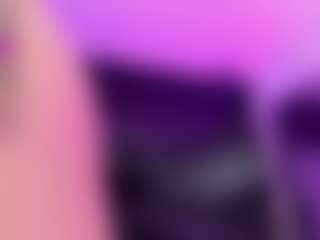 Live cam show with SaraaMills - Thong on AdultVida.com