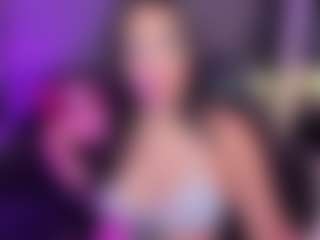 Live cam show with SaraaMills - Thong on Camiplay Live