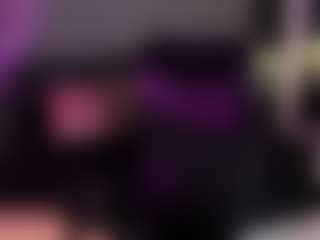 Live cam show with SaraaMills - Hairy Pussy on livesuperchat.net