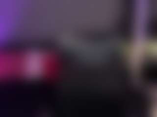 Live cam show with SaraaMills - Smoking on Camsoda
