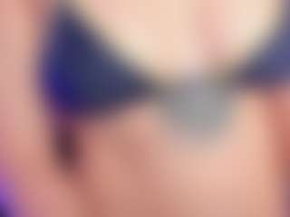Live cam show with SaraaMills - Hairy Pussy on StripNow